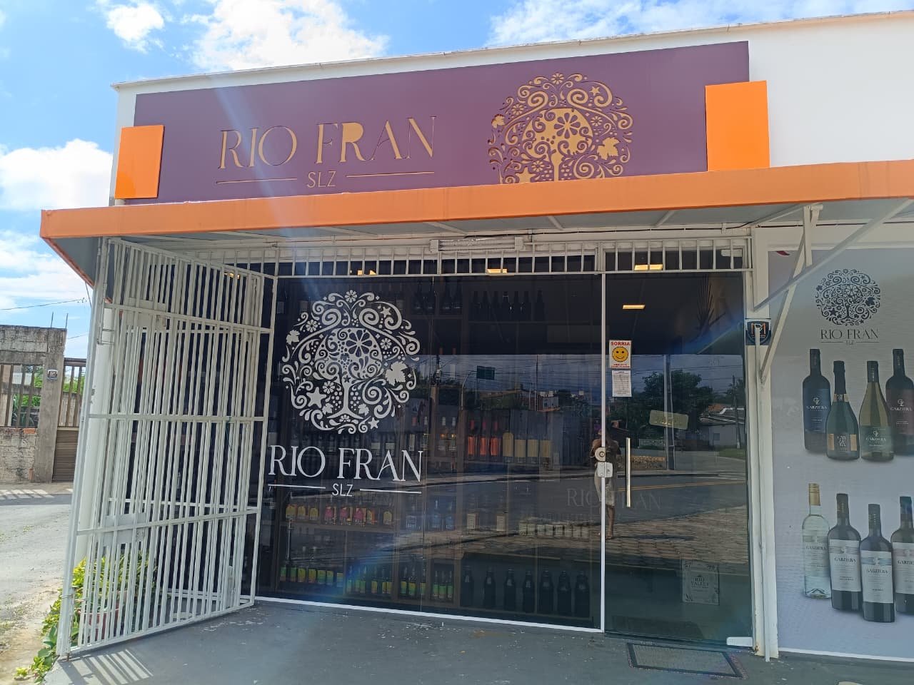Interior 4